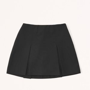 NWT Abercrombie pleated menswear skort